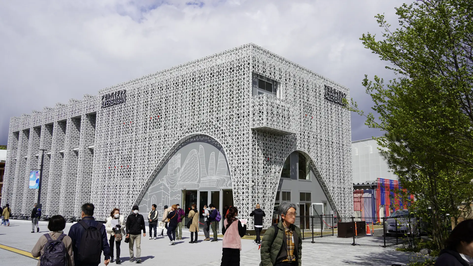 アゼルバイジャンパビリオンとイスラム建築様式の再解釈
